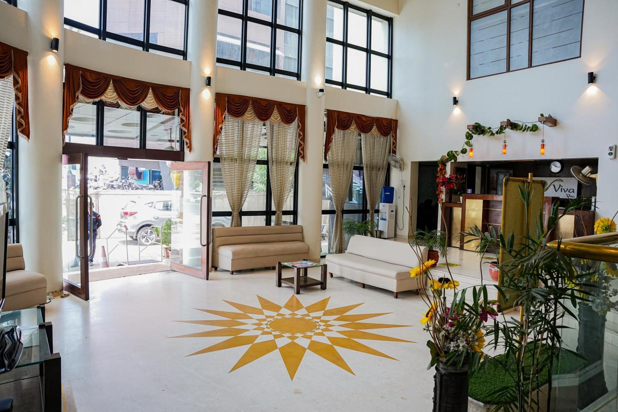 Hotel Viva Inn Yerandwane Esterno foto